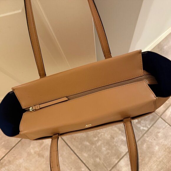 Tory Burch Parker Leather Tote - Picture 5 of 8